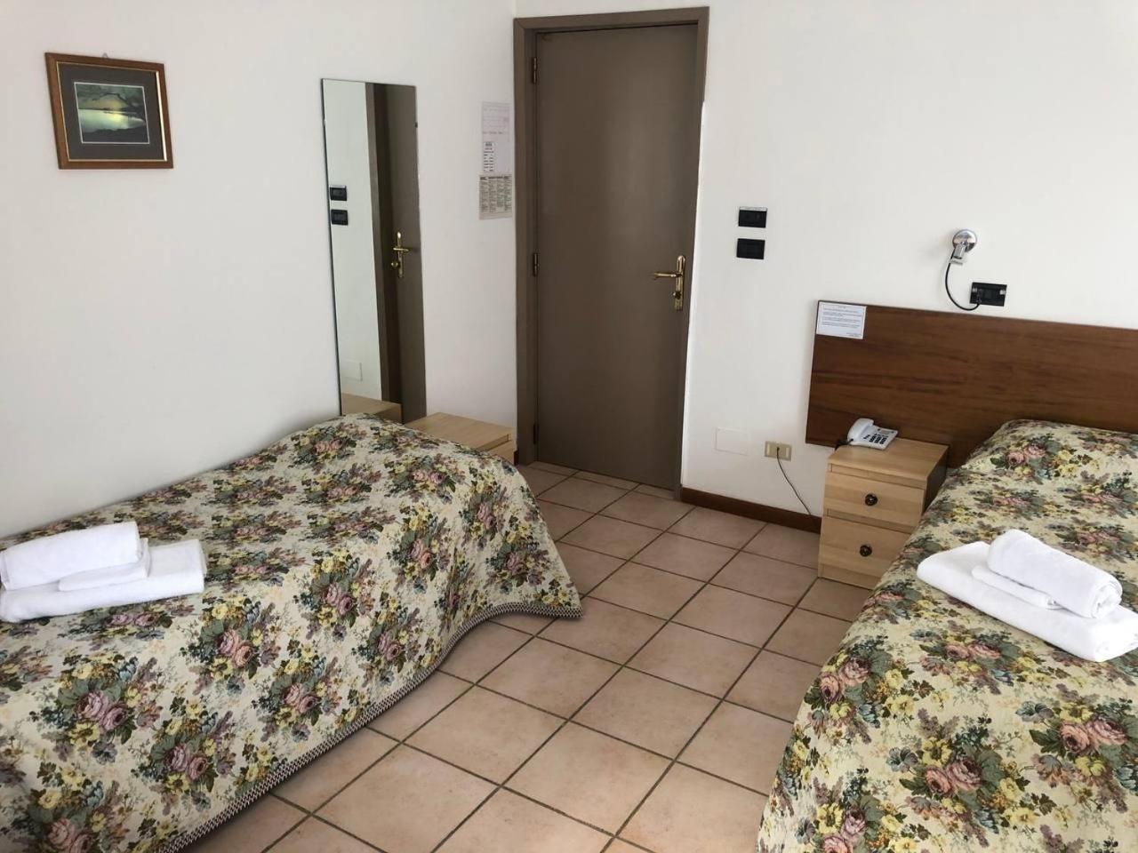 Be Me Hotel Helvetia Tabiano Terme Экстерьер фото