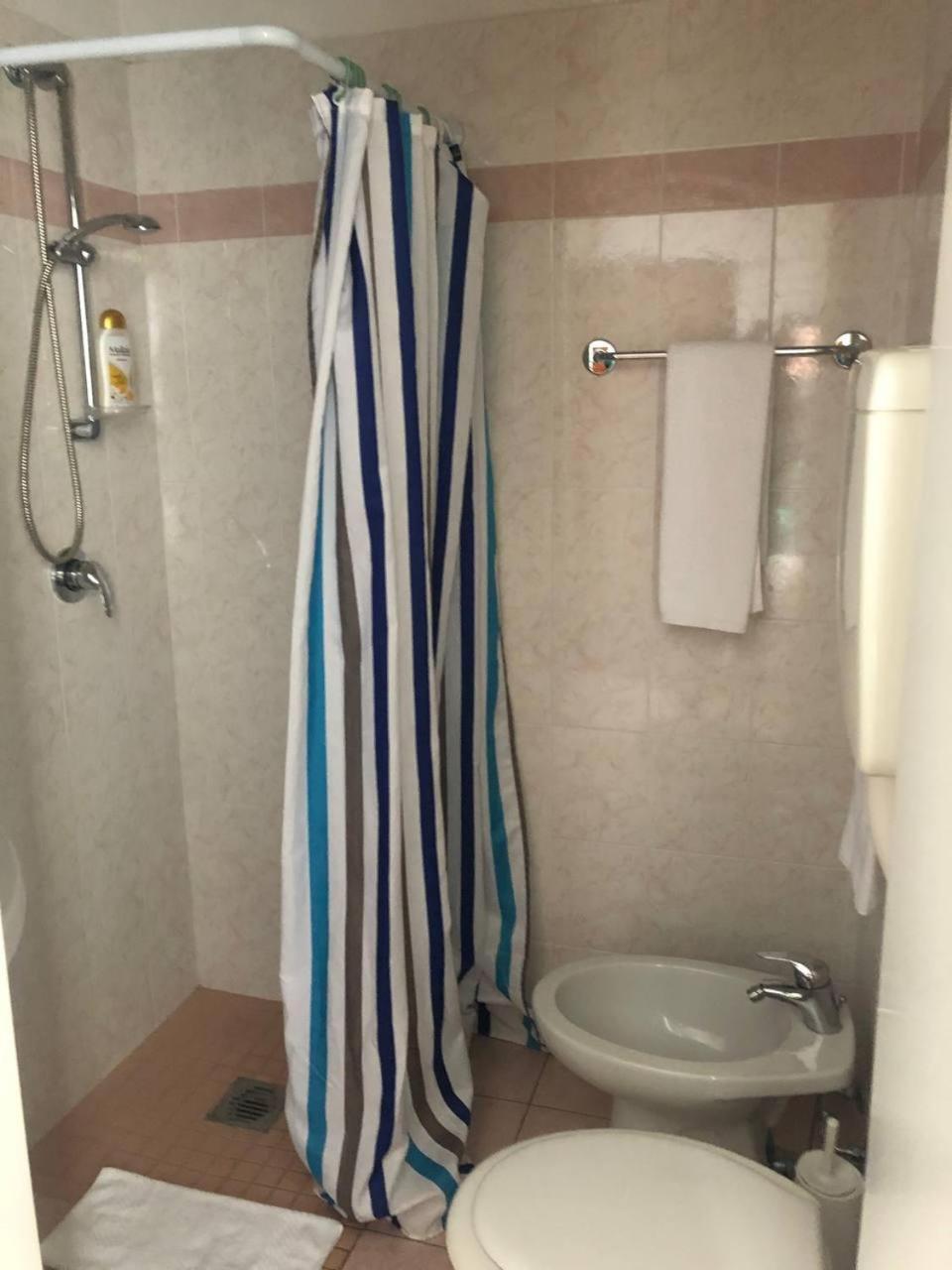 Be Me Hotel Helvetia Tabiano Terme Экстерьер фото