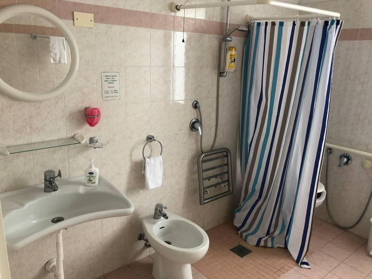 Be Me Hotel Helvetia Tabiano Terme Экстерьер фото